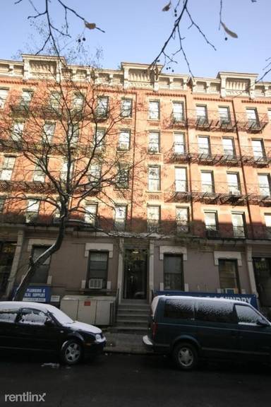 Main picture of 207 E 84th St