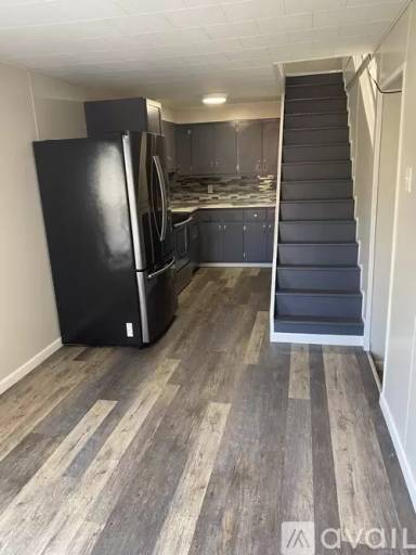 Main picture of 247 E Walnut St