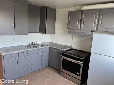 Main picture of 1605 W Clark St