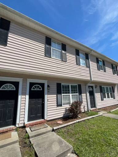 Main picture of 1100 Pineland Avenue