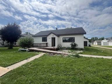 Main picture of 319 E 5th St