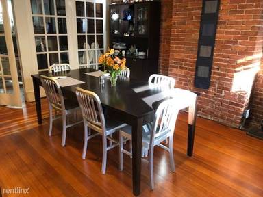 Main picture of 330 Washington St