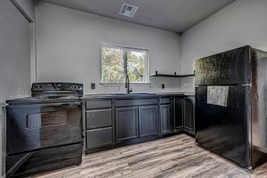 Main picture of 735 8th Ave NW
