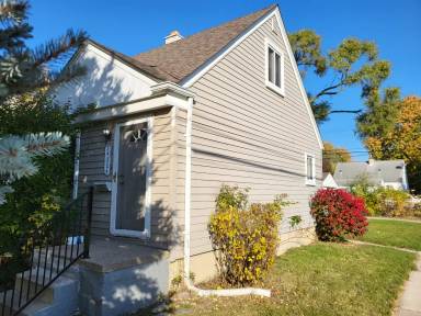 Main picture of 24804 Schroeder Ave