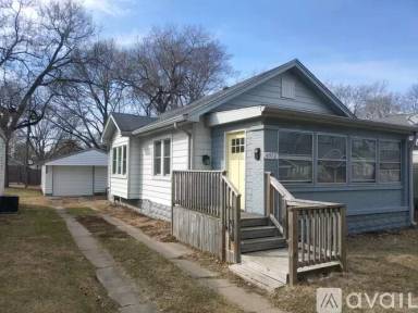 Main picture of 4912 Hillside Ave