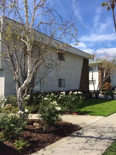Main picture of 2816 W 182nd St