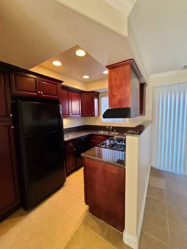 Main picture of 469 N 1st St