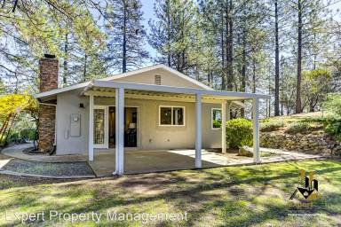 Main picture of 805 Haywire Ranch Rd