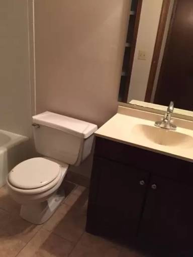 Main picture of Red Oaks Apartments
