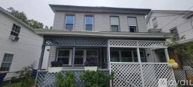 Main picture of 321 S 4th St