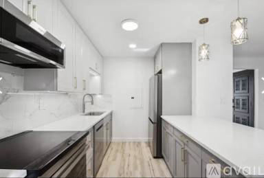 Main picture of 4201 N Paulina St