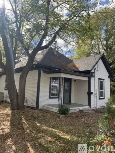 Main picture of 1821 Johnston Ave