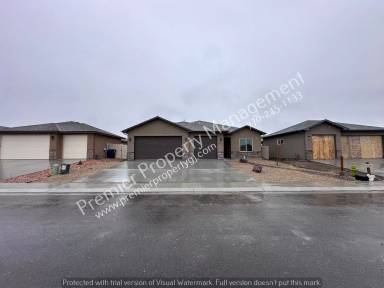 Main picture of 472 Fiddlers Grove St