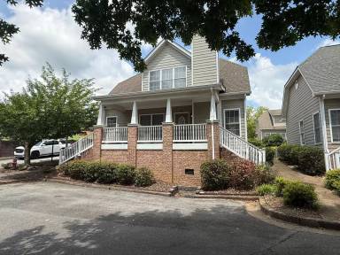 Main picture of 10 Charleston Ct