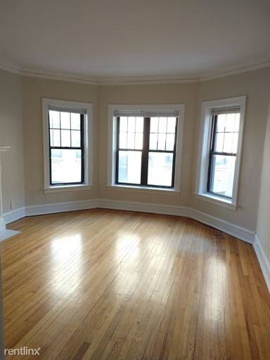 Main picture of 925 Forest Ave