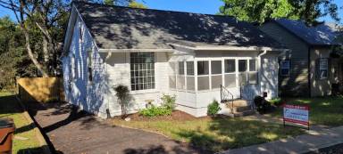 Main picture of 1106 Overton St