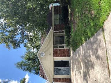 Main picture of 28 N Berwick Dr