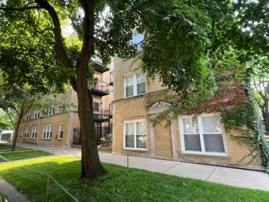 Main picture of 7056 N Damen Ave