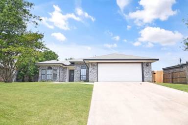 Main picture of 5005 Greenlee Dr