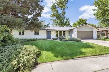 Main picture of 3895 S Canfield Ave