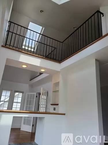 Main picture of 120 Hollywood Ave