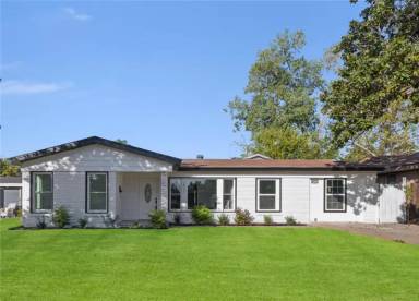 Main picture of 833 Russell Ln