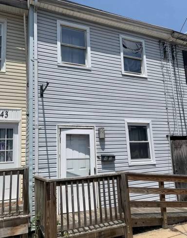 Main picture of 445 Union St