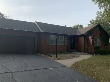 Main picture of 402 Hillcrest Dr