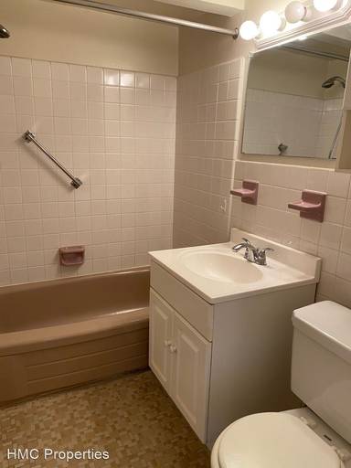 Main picture of 700 E Cathedral Rd