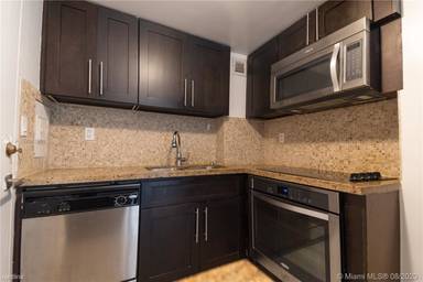 Main picture of Bay Park Towers