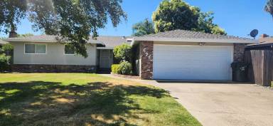 Main picture of 696 Clipper Way