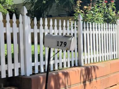 Main picture of 179 Cedar St
