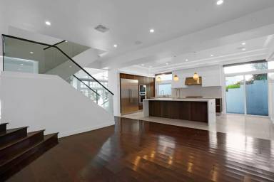 Main picture of 3832 Shannon Rd