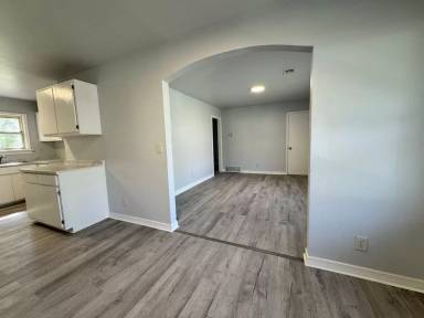 Main picture of 4313 N Frankfort Pl