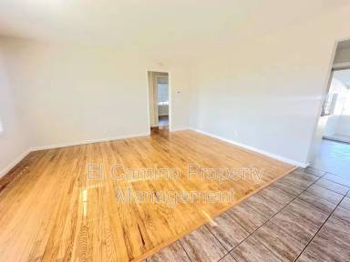 Main picture of 10721 Claussen St