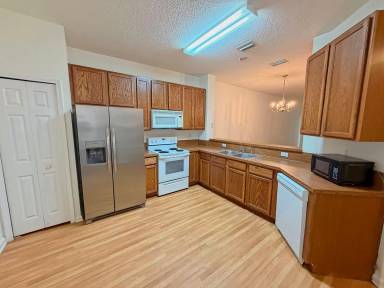 Main picture of 3888 Summer Grove Way S