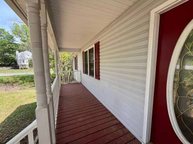 Main picture of 1012 S York Ln