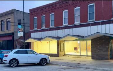 Main picture of 111 W Broadway Ave