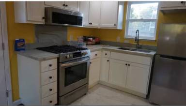 Main picture of 833 Crestview Dr