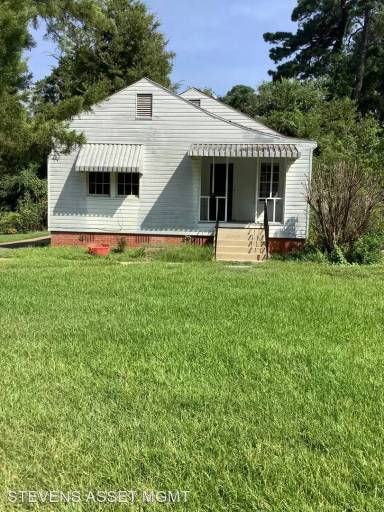 Main picture of 636 Robinson Pl