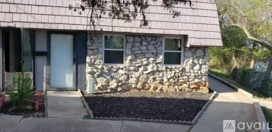 Main picture of 6064 NW Expressway