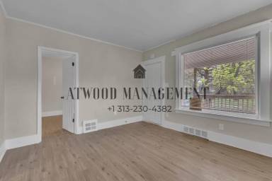 Main picture of 8193 Traverse St
