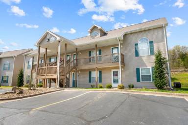 Main picture of 570 Abby Ln