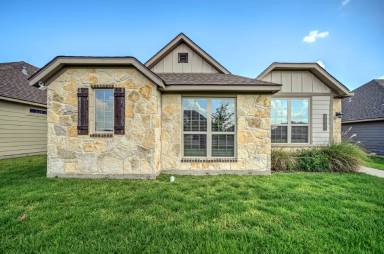 Main picture of 2211 John Ross Ct