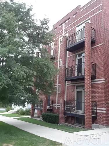 Main picture of 6811 W Raven St