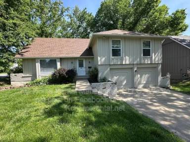 Main picture of 11012 W 72nd St