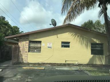 Main picture of 715 SW 15th Ave