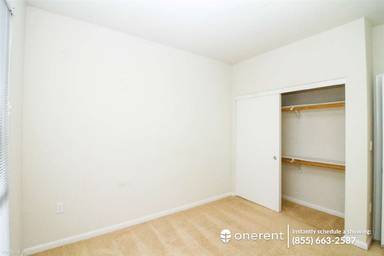 Main picture of 6466 Hollis St