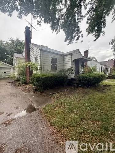 Main picture of 1073 W Packard St