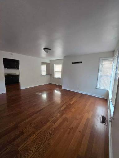 Main picture of 147 157th St